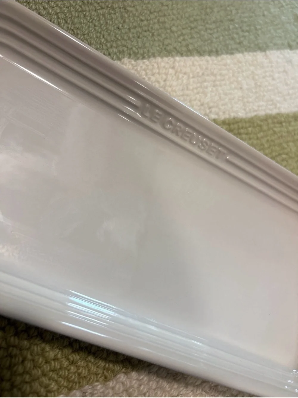 Le Creuset 25cm Meringue Rectangular Plate & 12oz Manila Coffee Mug Flint